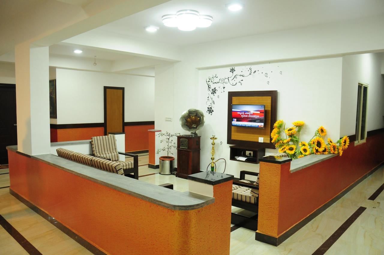 Hotel Alwesal International Madikeri Exterior foto